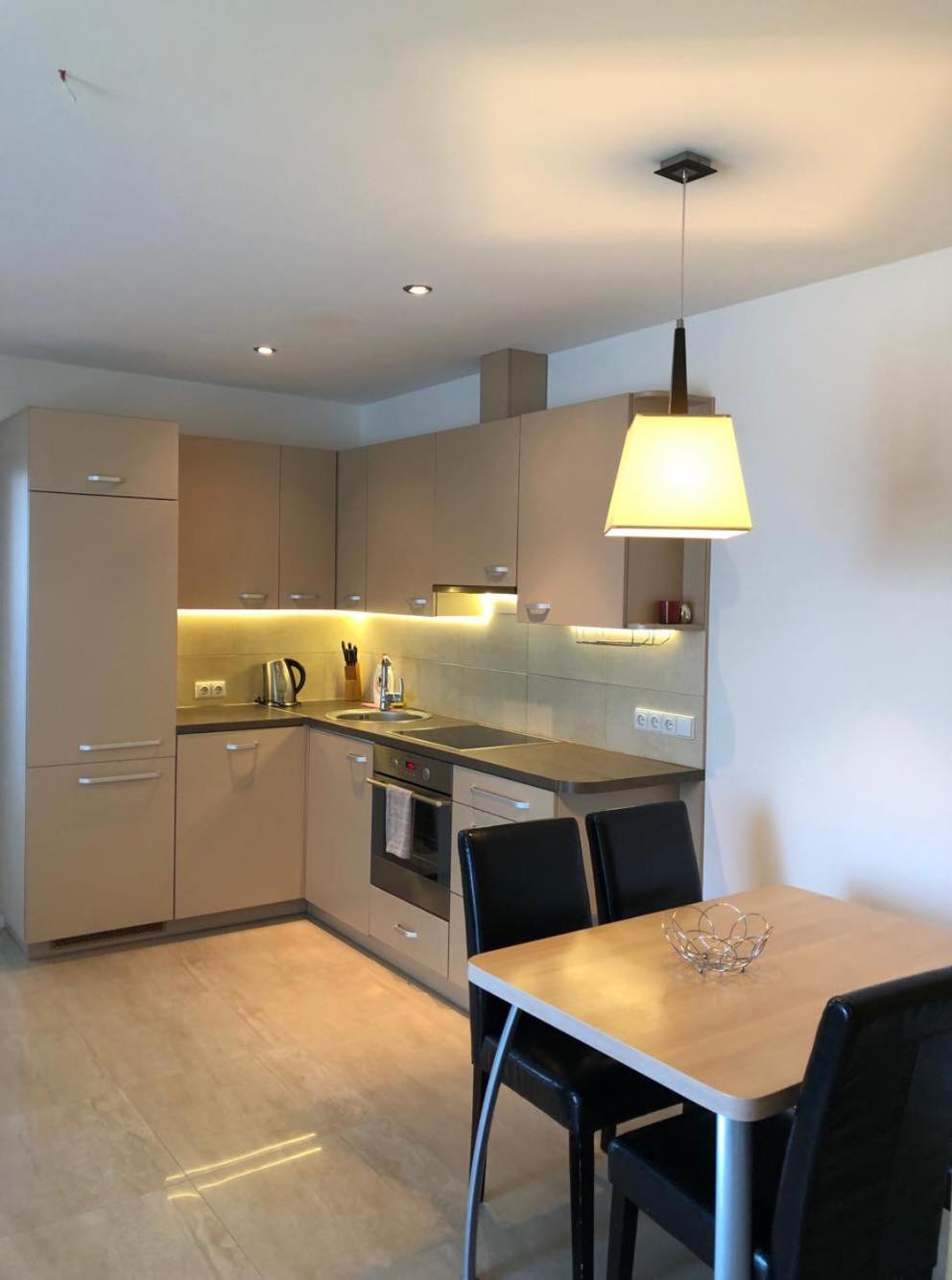 Three-Room Holiday Apartment Паланга Экстерьер фото
